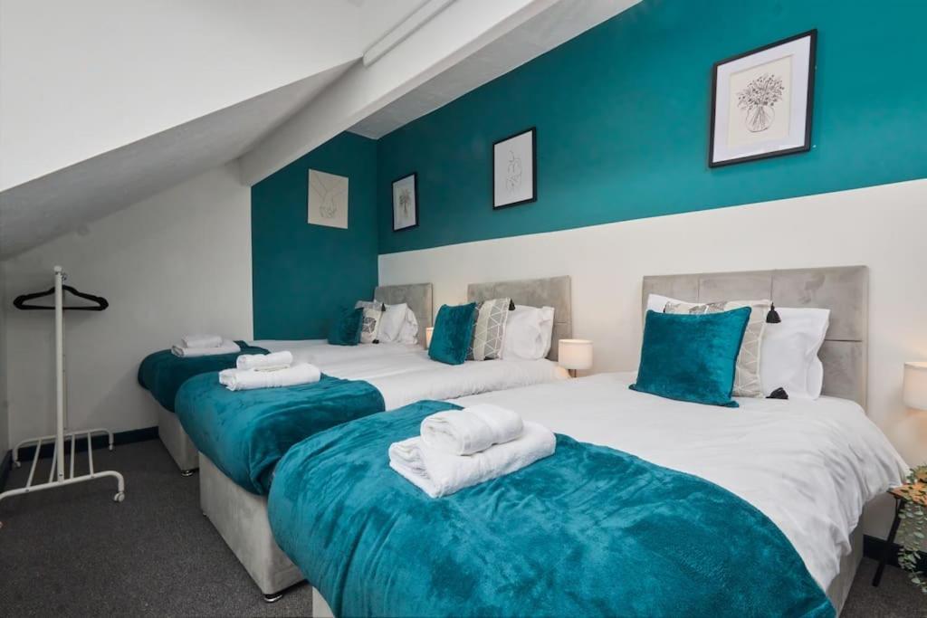 Large House Close To Leeds - Ideal For Groups エクステリア 写真