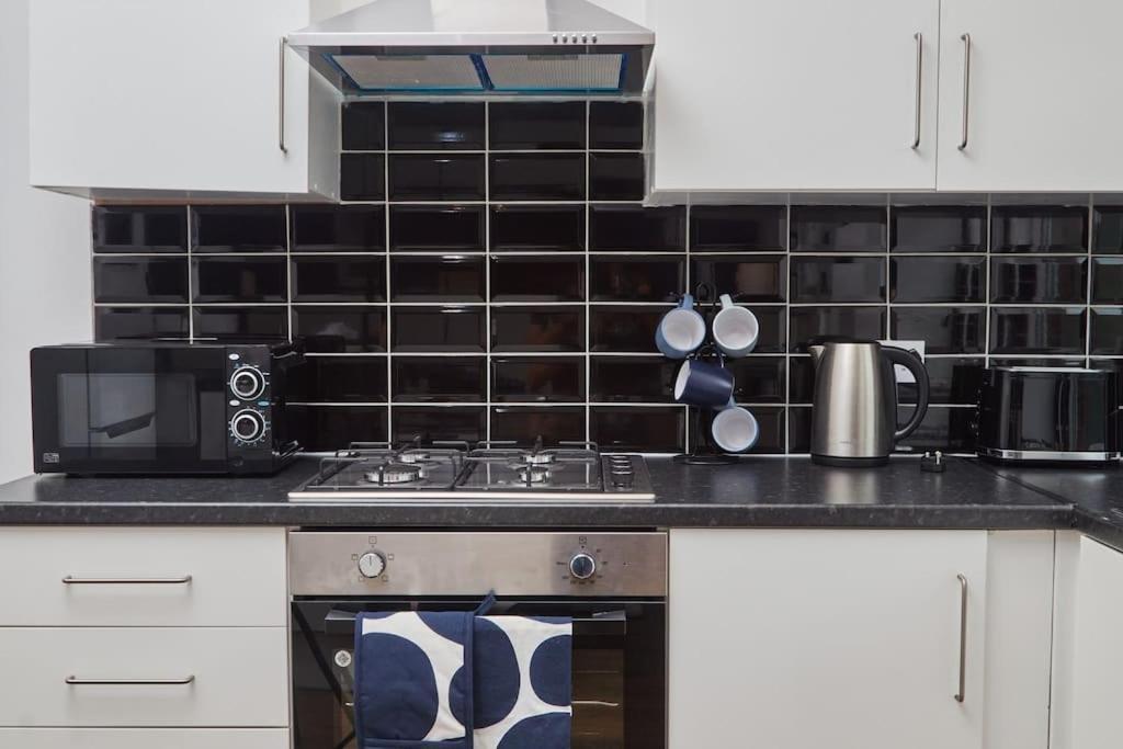 Large House Close To Leeds - Ideal For Groups エクステリア 写真