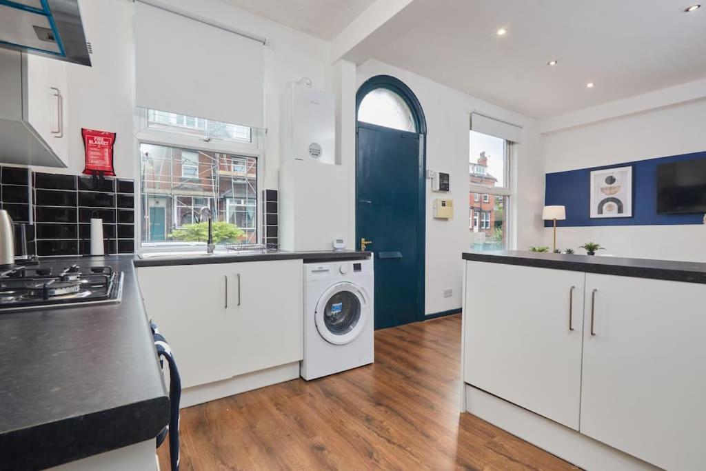 Large House Close To Leeds - Ideal For Groups エクステリア 写真
