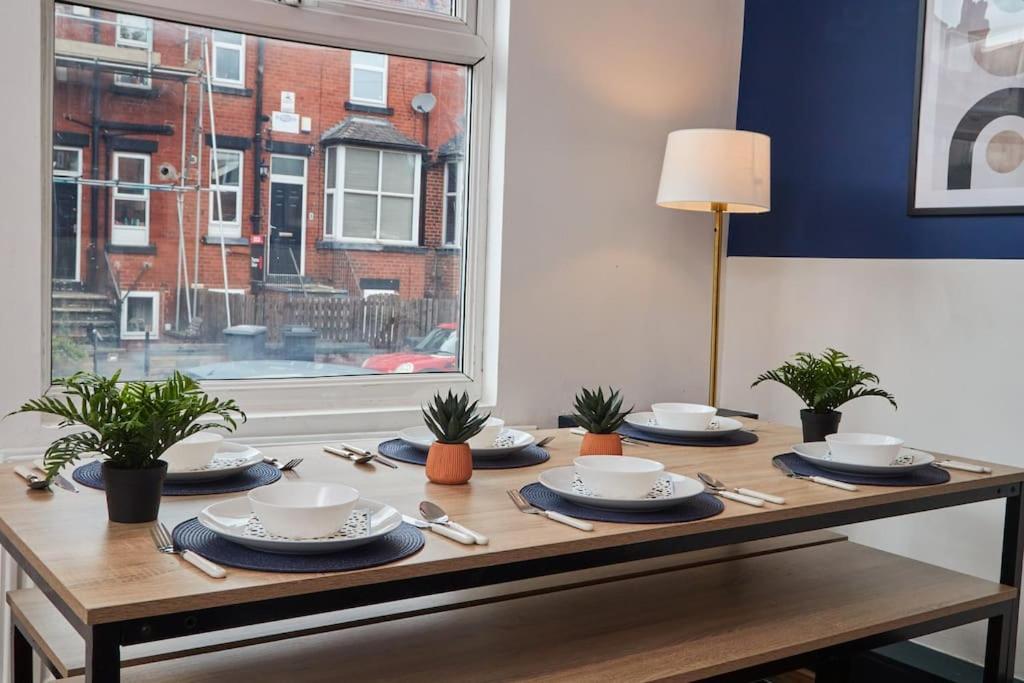 Large House Close To Leeds - Ideal For Groups エクステリア 写真