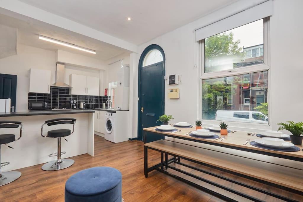 Large House Close To Leeds - Ideal For Groups エクステリア 写真