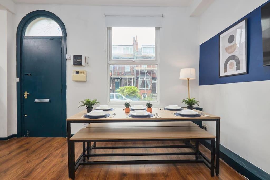 Large House Close To Leeds - Ideal For Groups エクステリア 写真